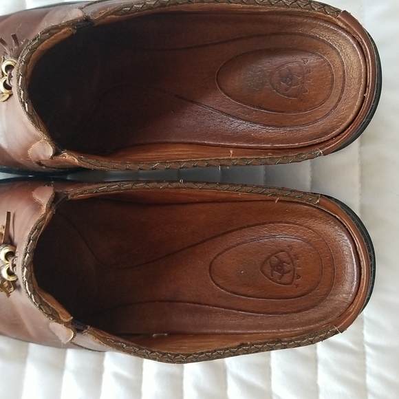 Shoes - Picture 4 of 8